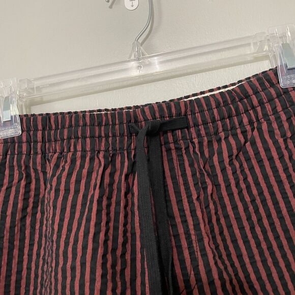Todd Snyder Size M Men’s 7” Striped Navy Red Seersucker Weekend Short - Picture 3 of 8